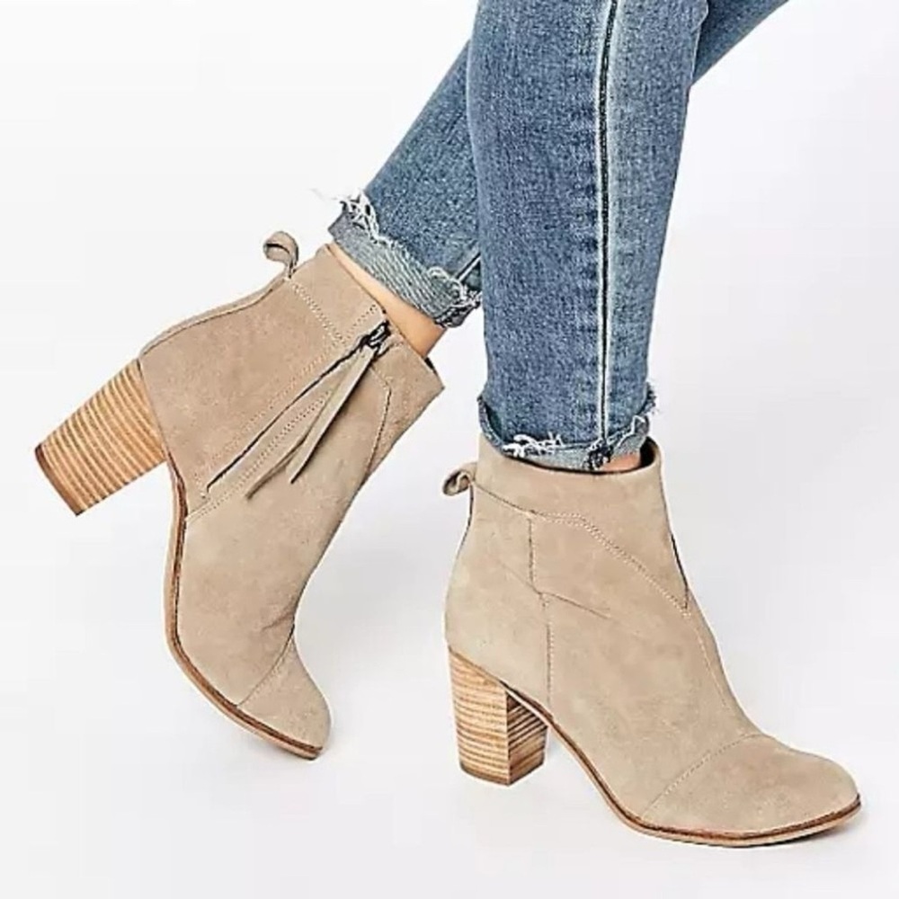 TOMS Lunata Suede Ankle Booties Desert Taupe Tan Block Heel Size 7 Western Boho - Picture 2 of 11